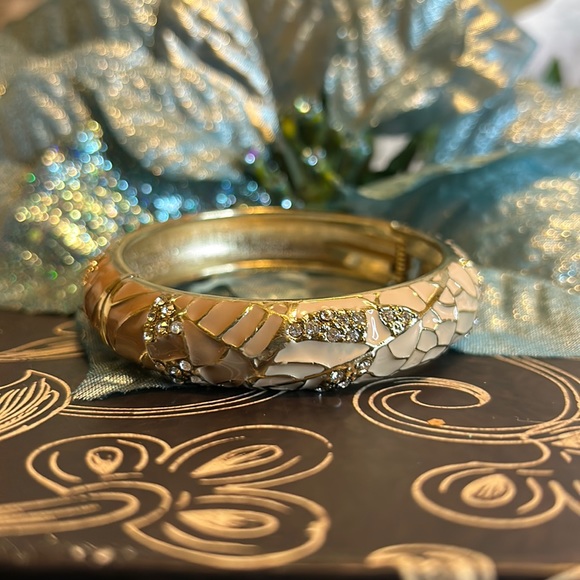 NWOT Nordstrom Sequin Bracelet Cream & Tan with Silver Rhinestones Open Clasp - Picture 3 of 4